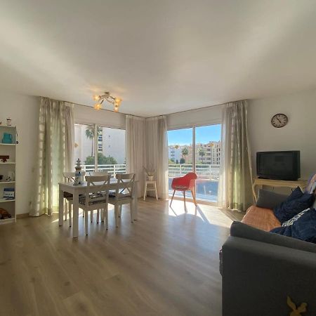 סאלו Apartamentos Ch מראה חיצוני תמונה