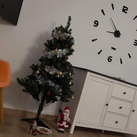 סאלו Apartamentos Ch מראה חיצוני תמונה
