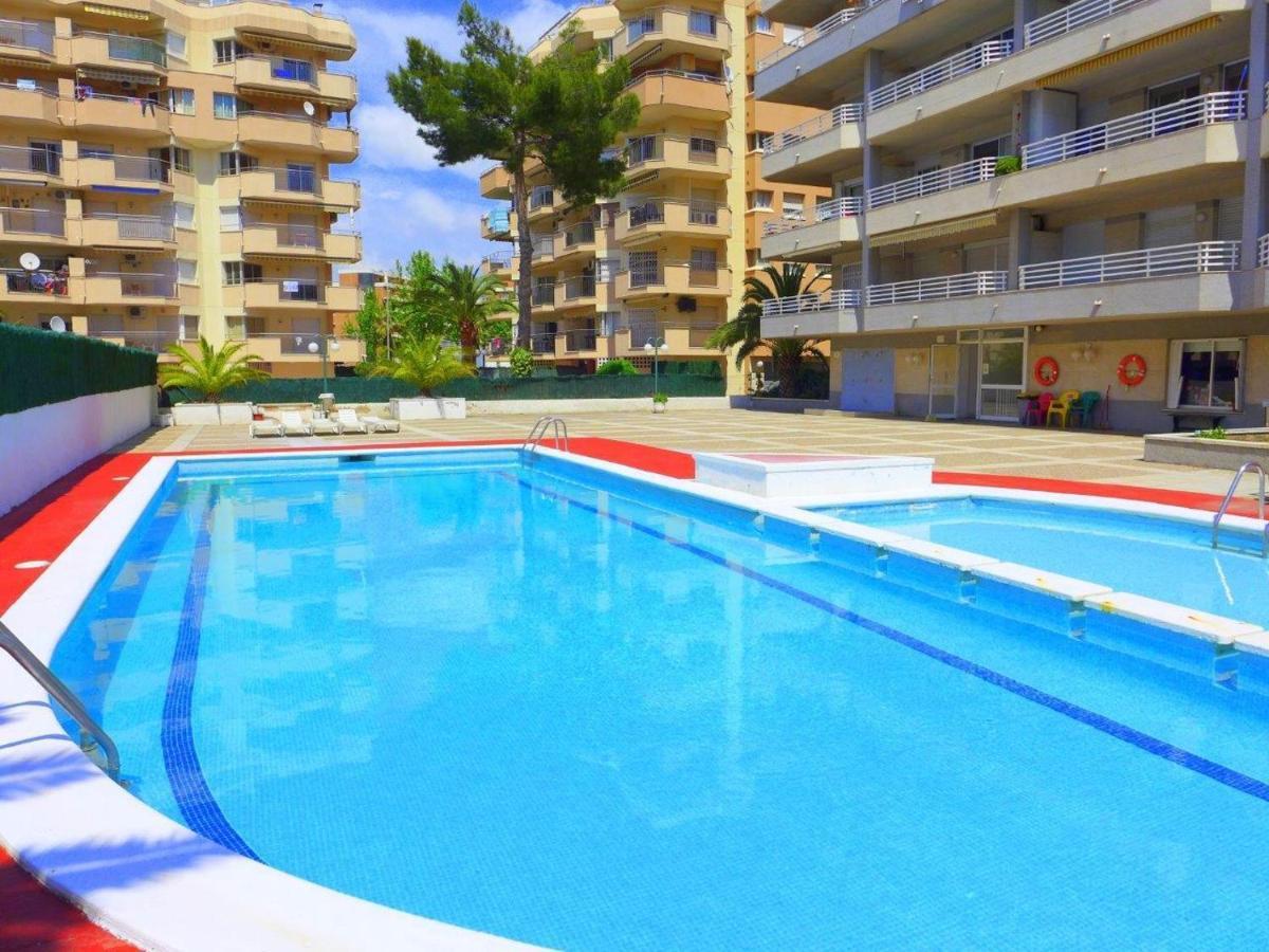 סאלו Apartamentos Ch מראה חיצוני תמונה