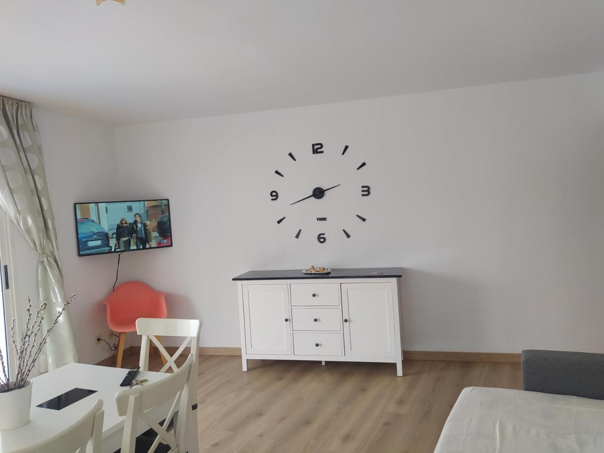 סאלו Apartamentos Ch מראה חיצוני תמונה