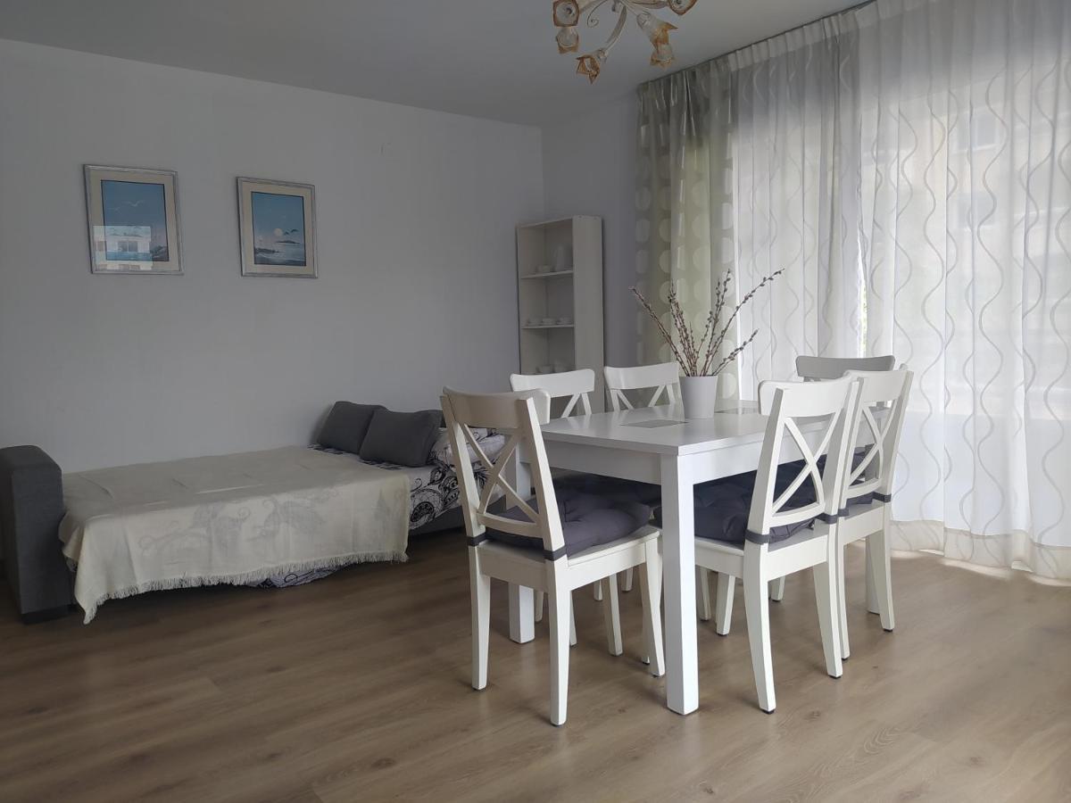 סאלו Apartamentos Ch מראה חיצוני תמונה